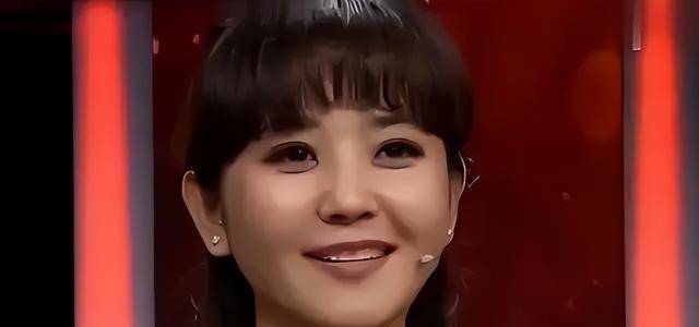 方琼的转变不仅限于她的事业,也给她的婚姻和个人生活带来了丰富多彩