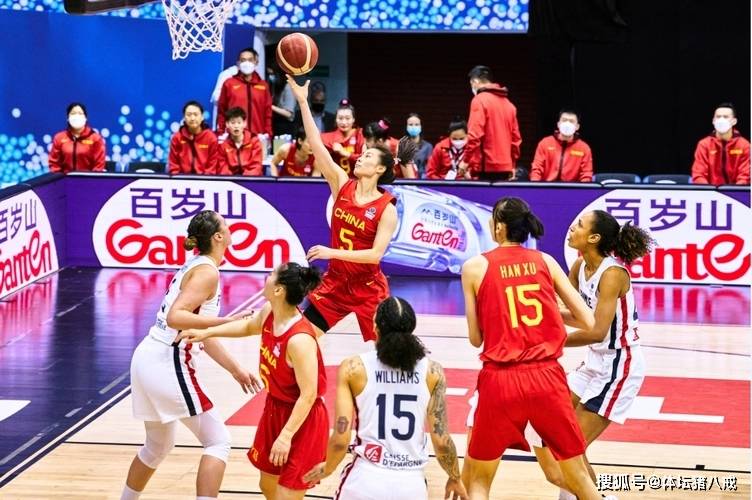 下午2点，中国女篮出征奥运资格赛，郑薇宣布振奋决定，姚明泪目