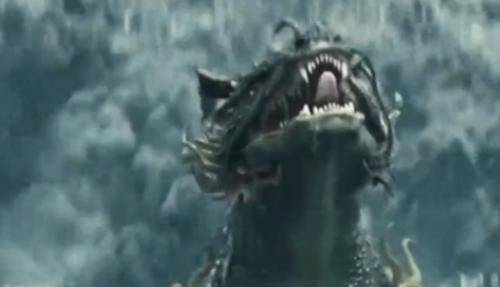 在安徽阜阳县郊区的山洞中,传说中有一条蛟龙,长达20丈,额头中间