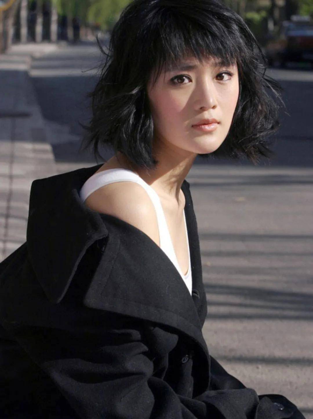 《狗剩快跑》周显欣:撞脸巩俐,弃医从艺,与制片人闪婚,怀孕也一波三折