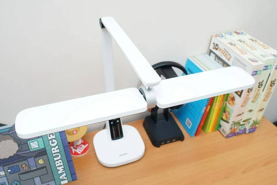 护眼台灯国家aa好还是aaa好?符合国家标准照度等级的护眼台灯推荐