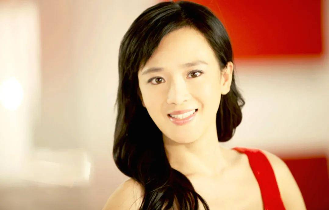 《狗剩快跑》周显欣:撞脸巩俐,弃医从艺,与制片人闪婚,怀孕也一波三折