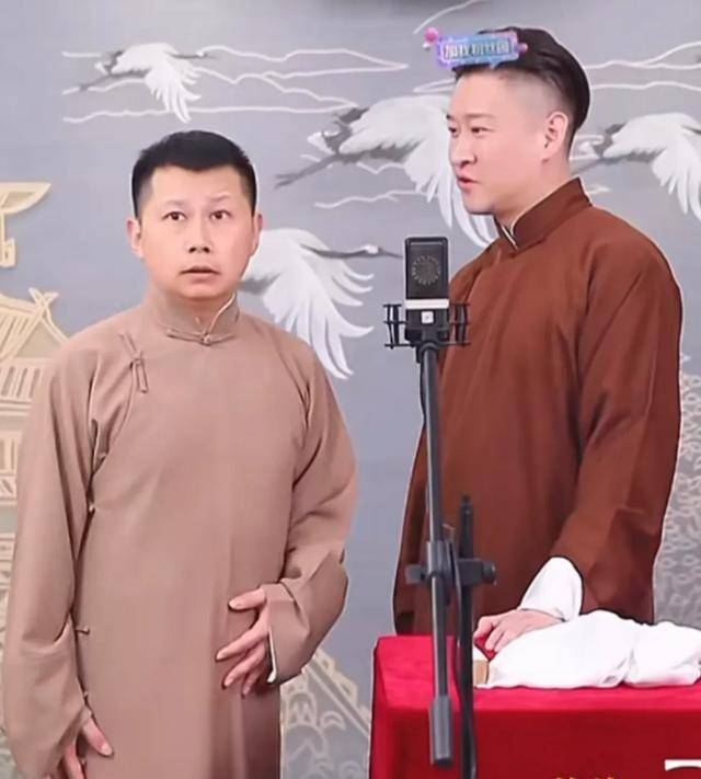 曹云金下午直播说何云伟这周要录北京卫视春晚节目又不能来直播间_赵