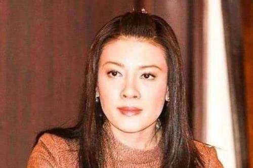 西拉米:荒唐泰王的绝色王妃,43岁被削发为尼,当街匍匐跪拜儿子_王室