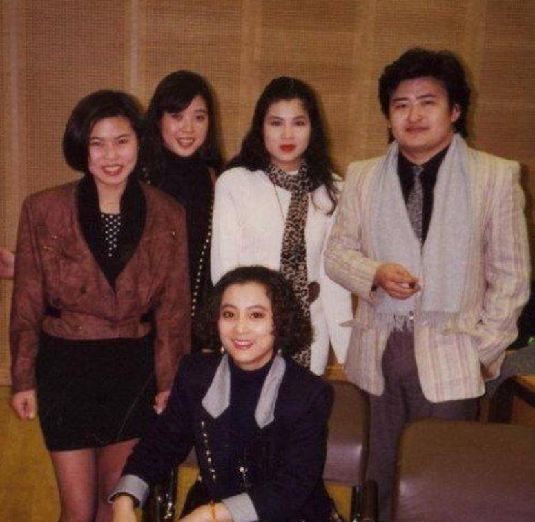 歌手杭天琪:9次登舞台,贵为乐坛歌后,女儿却成了她的心病_丈夫_电视