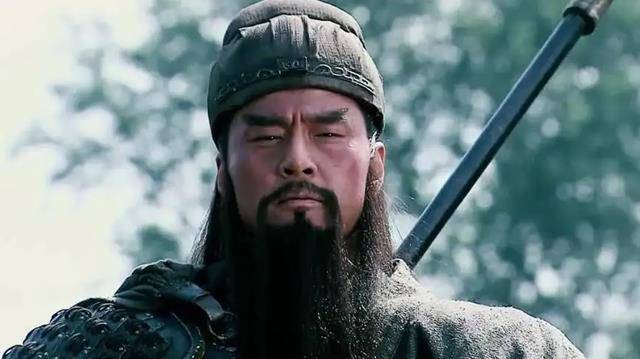 贵州古墓出土的青龙偃月刀,重量令人难以接受,历史记载也有水分_关羽