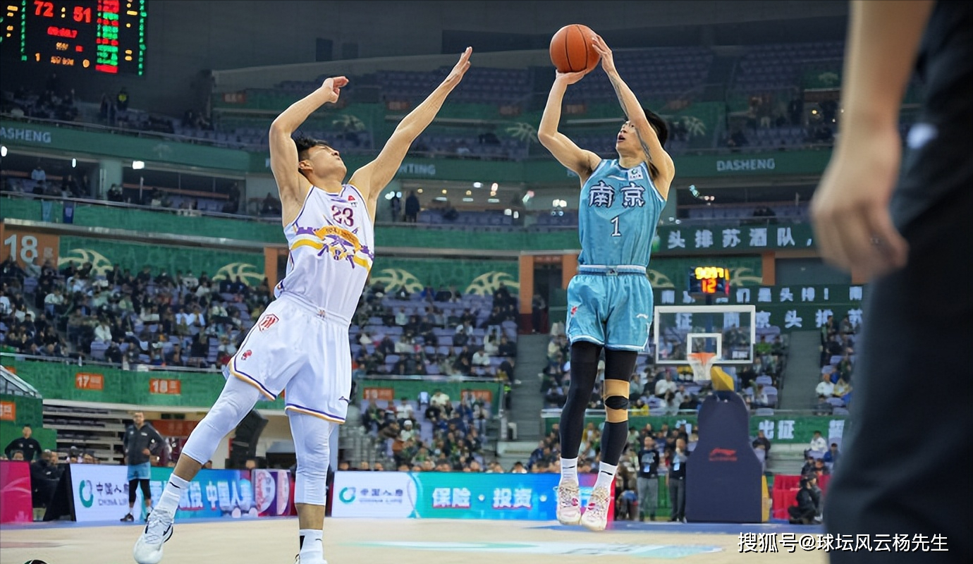 六人得分上双,南京同曦122-110击败北控男篮,终结了对手的八连胜_比赛