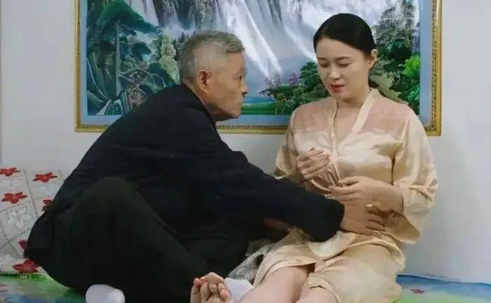 杨航和关婷娜合影照片图片