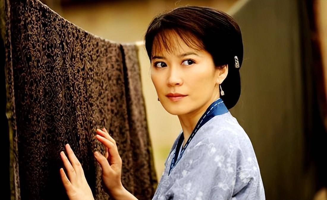 惊鸿仙子俞飞鸿,52岁活成娱圈的一股清流,有固定伴侣却终身不嫁_父母