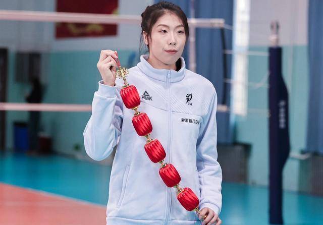 李盈莹写真照清新可爱,杨艺或冲击奥运席位_赛场_状态_球员