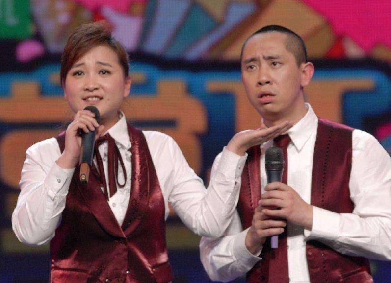 其实早期贾玲刚开始火的时候有一个搭档,叫做白凯南,他们两位在当时