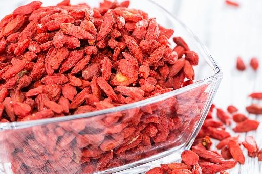 枸杞和它是"好朋友",坚持一段时间后,或许有助于肾脏_