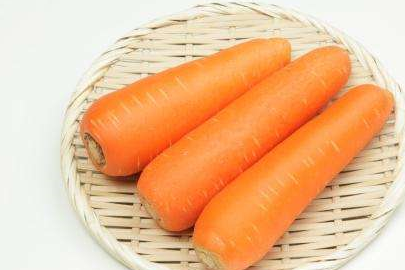 胡萝卜对身体有什么作用?具有哪些食疗功效?_夜盲症