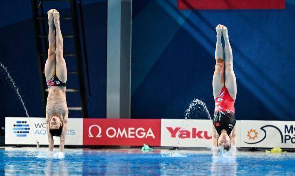作为最年轻且资历最浅的队员,让张家齐来带领这位小将参加高台跳水