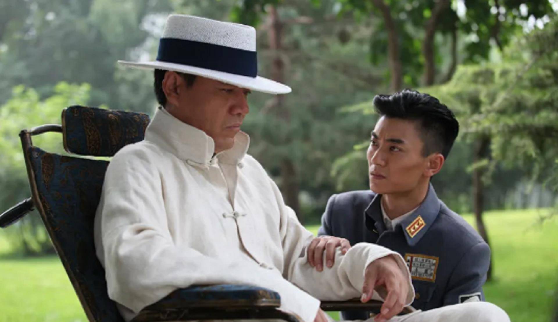 陈宝国与陈月末父子作为陈宝国和赵奎娥的儿子,陈月末的名气就逊色