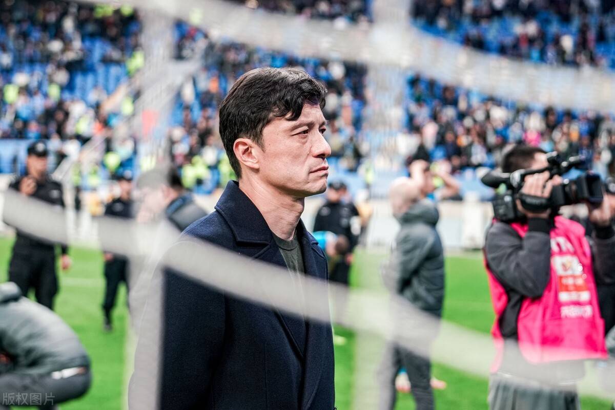 只是,谢晖这份新合同并不是跟申花签的,也不是从事足球教练.