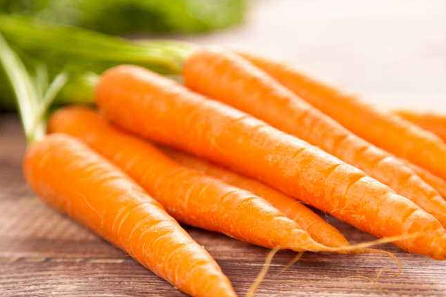 胡萝卜对身体有什么作用?具有哪些食疗功效?_夜盲症