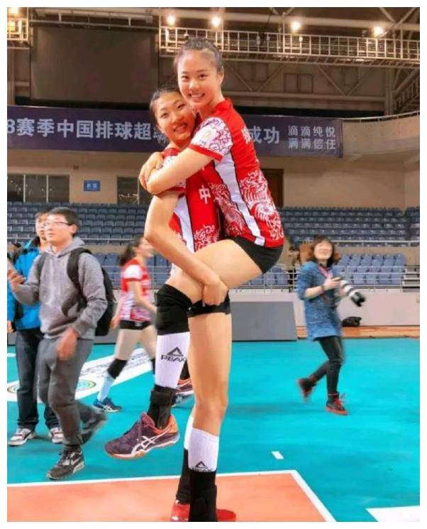 仲慧,袁心玥:争夺南方小土豆称号,网友纷纷吐槽两人身高差距