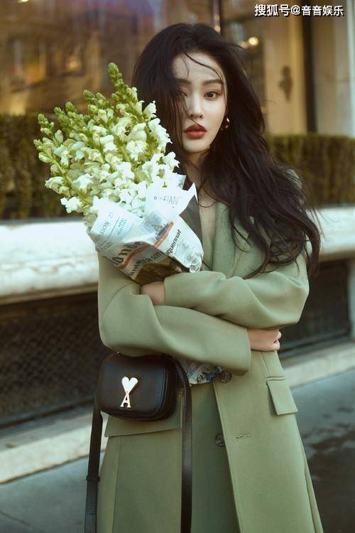 张天爱的绝美身姿尽显魅力_容颜_力量_光芒