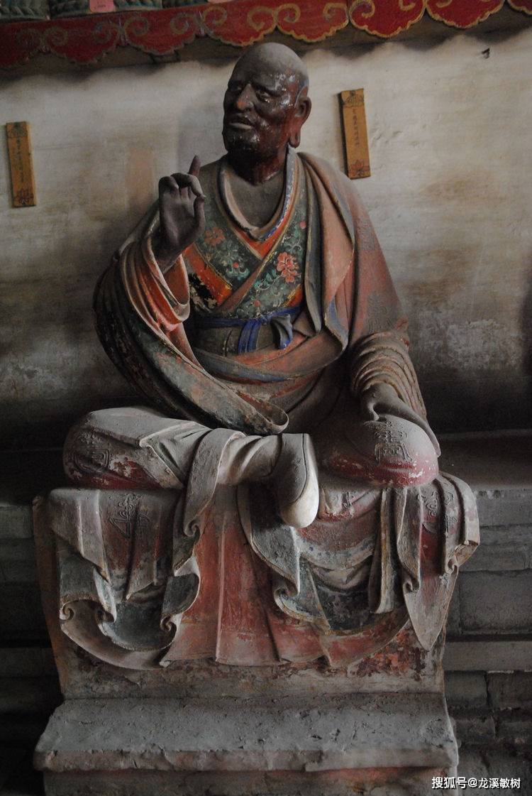 (禅宗)初祖达摩尊再来细究灵岩寺塑像,它的作风写实,处处以真人为范本