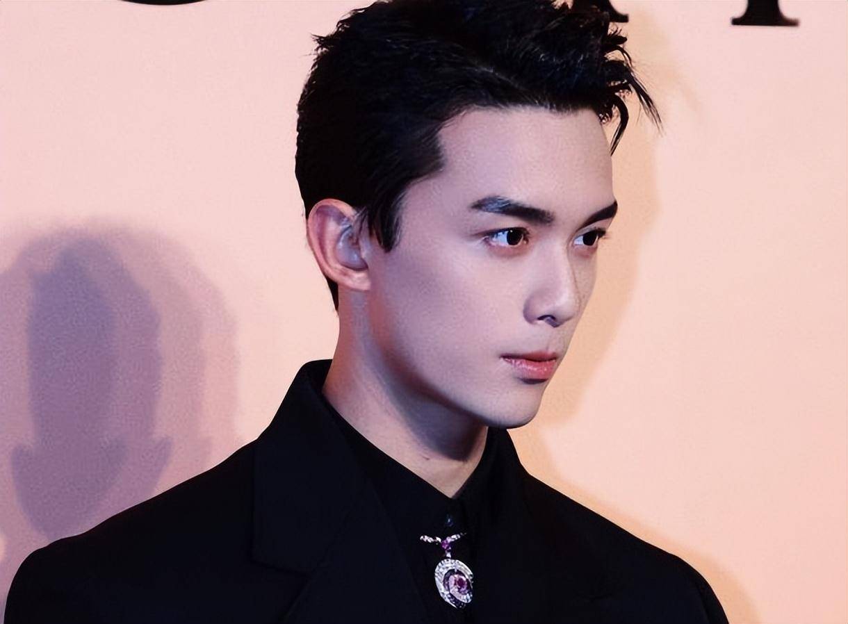 反正吴磊没答对!询问一个15岁的男生的择偶标准,该怎么回答?