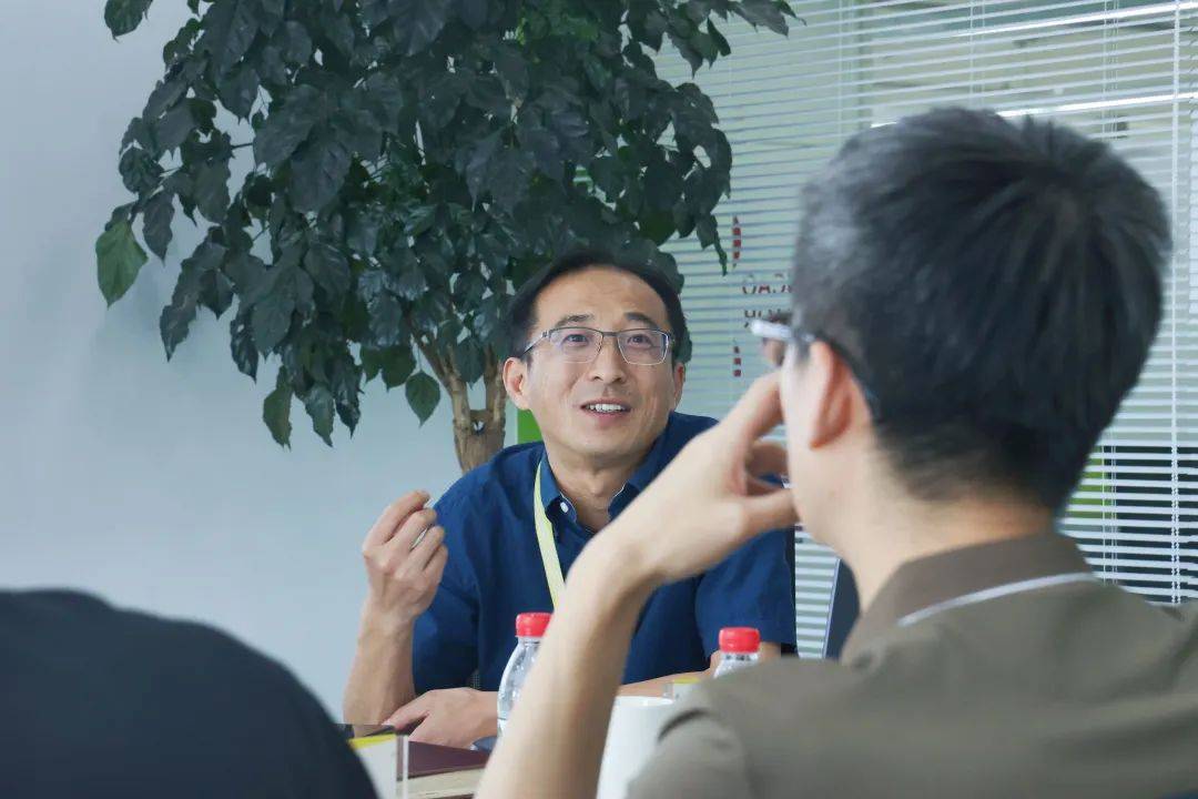 滨江区副区长佘坚一行莅临甘草医生考察指导_发展_公司_给予