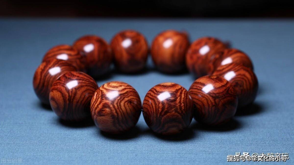 海南黄花梨手串和越南黄花梨手串怎么有效区分?