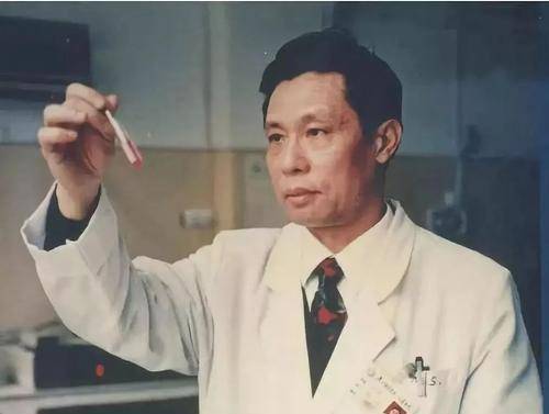 她是鼓浪屿第一美人,56岁因不堪压力投江自尽,让钟南山心痛半生