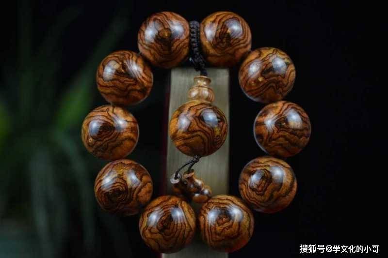 海南黄花梨手串和越南黄花梨手串怎么有效区分?