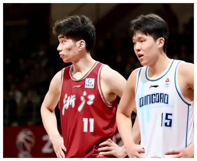 数据显示,在最近的8场比赛中,新疆男篮输掉了6场,而此期间,余嘉豪多次