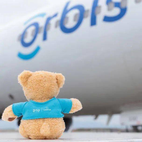 moonswatch第二幕整盒全套集结,欧米茄用金指针召唤