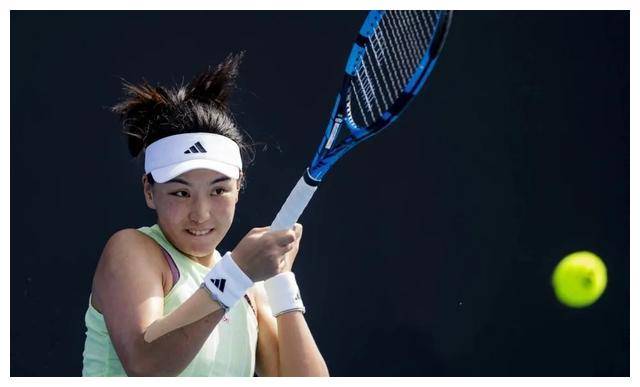 一日三胜,三位中国金花联手挺进巡回赛四强,共同冲击冠军_杨欣_王媛媛
