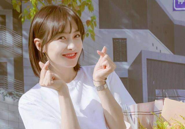 粉丝与工作室开"撕",宋茜发文道歉,网友:还是心太软