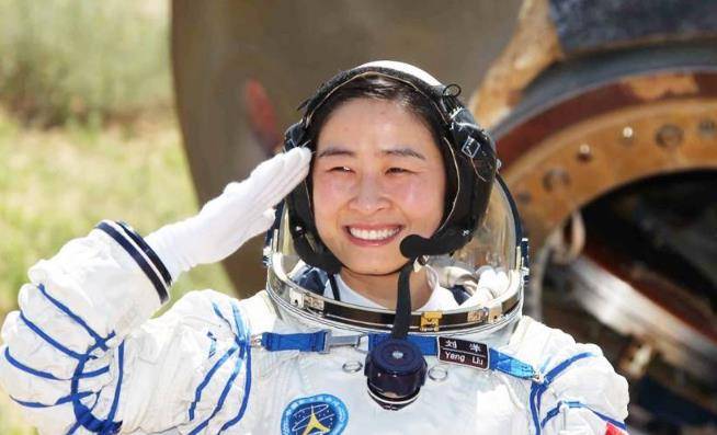 刘洋返回地球后选择了退到幕后工作,为航空航天事业做出更多贡献.