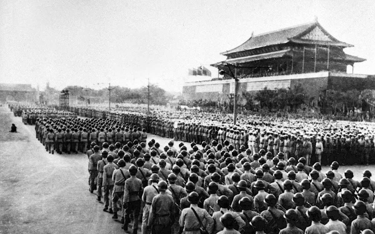 1952年,四野两个王牌军合并,新番号非常巧妙,军长是谁