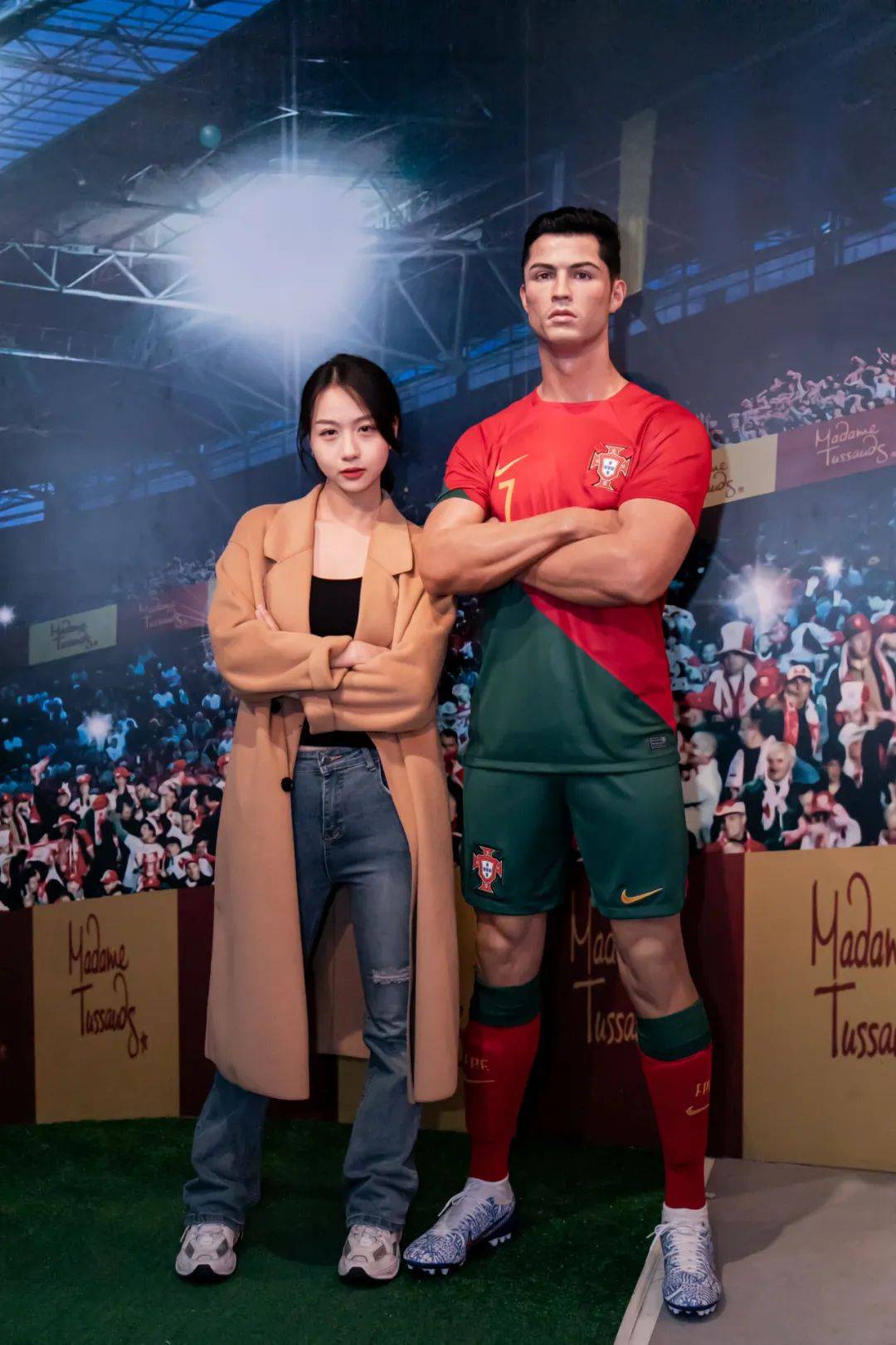 别忘了与michael jackson共舞,张艺兴比心贴贴合照,到邓紫棋的录音棚