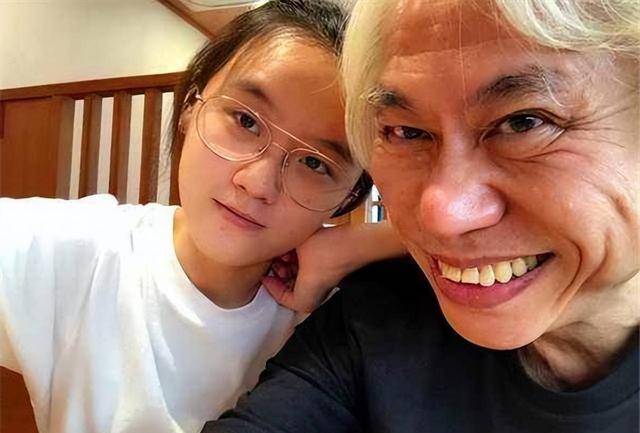 年轻女孩不惜与全家决裂,嫁大40岁老公,现状如何_林靖恩_李坤城_父亲