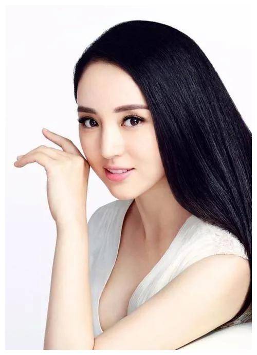 这次我们要说的是美女如云的地方,让人过目不忘的明星董璇