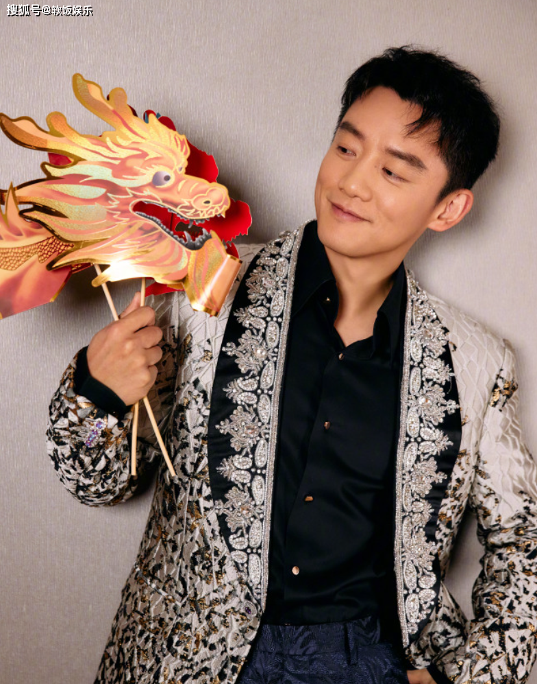 为赚奶粉钱分身乏术,工作繁忙行程满_家庭_事业有成_舞台