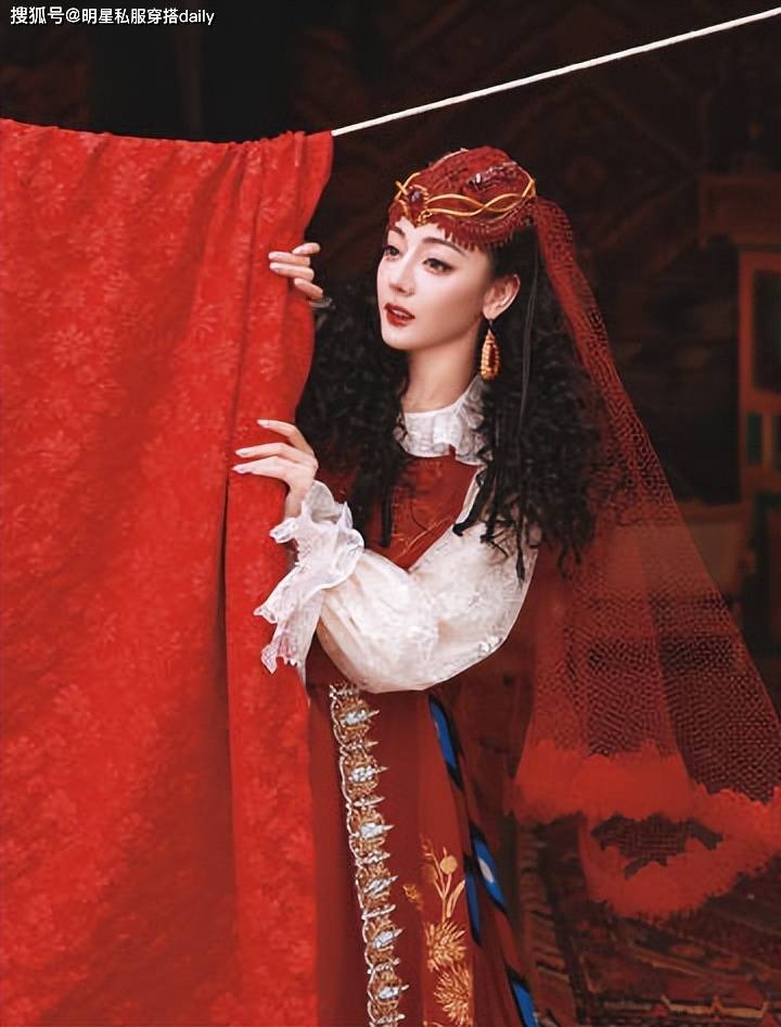 迪丽热巴"新疆才艺美女"代言人!一身民族服装异域风情好戳人!