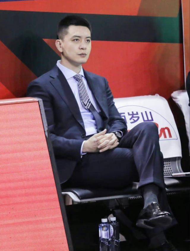 辽宁篮球队教练图片