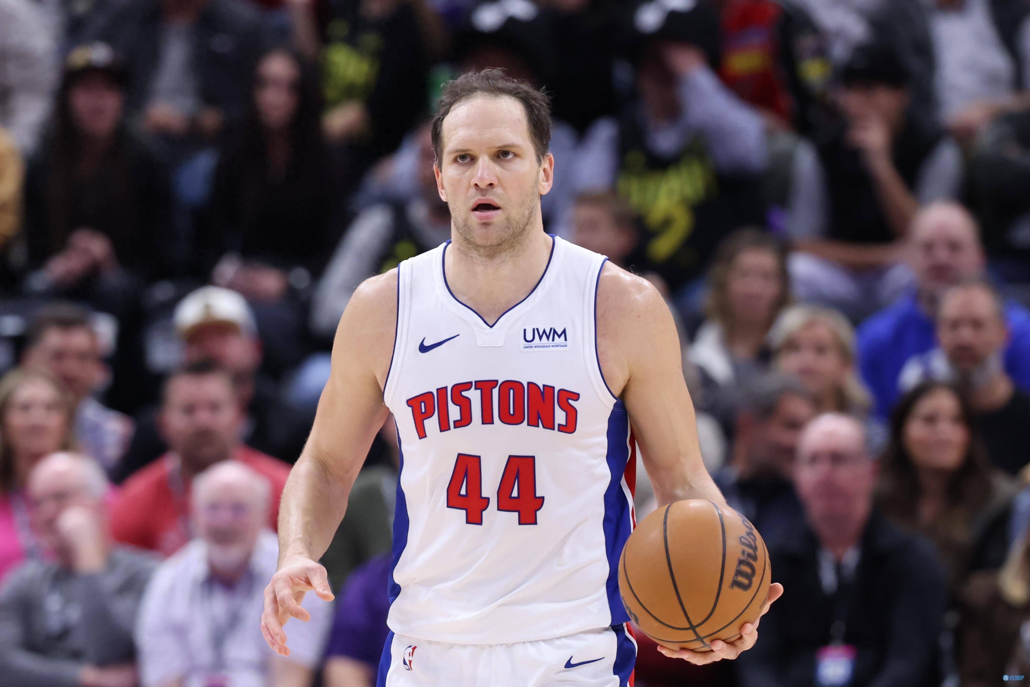 各队纷纷出手,雷霆成最大赢家!