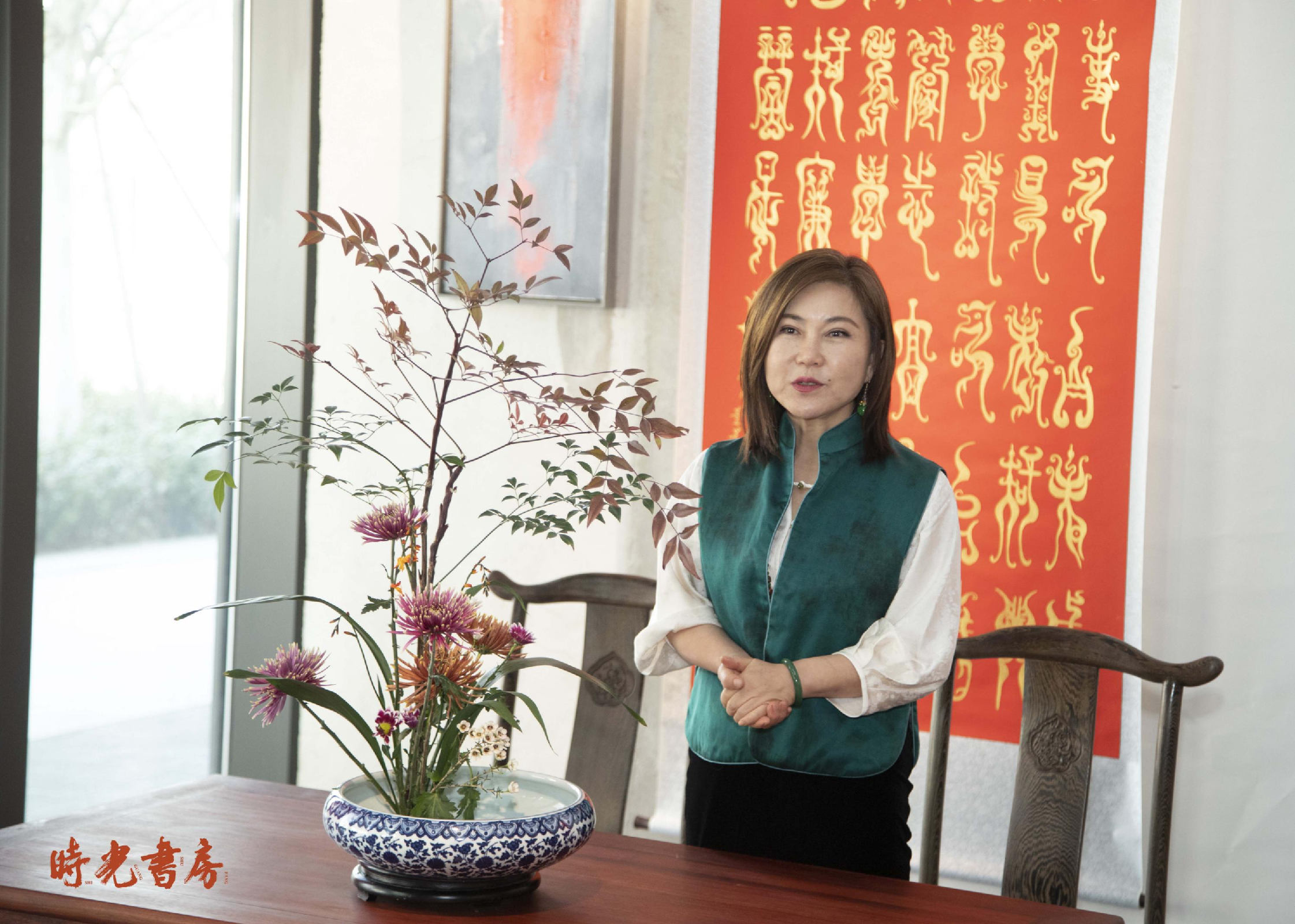 中国琴会理事,河南中州古琴制作技艺传承人,古琴演奏家清音演奏古琴