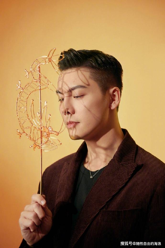 除了他们之外,还有杨紫,丁禹兮,王阳,王丽坤,景甜,陈都灵等明星也晒出