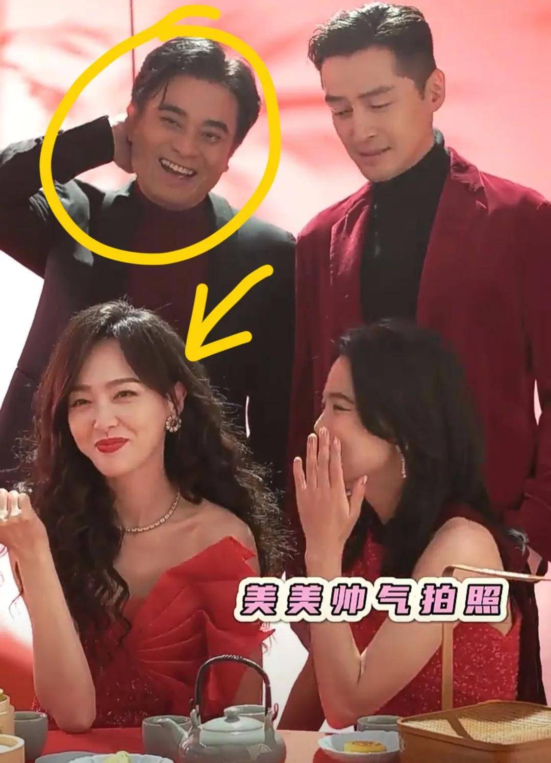 在张艺谋导演的龙年春晚特别节目创意年俗秀《别开生面》里,胡歌,唐嫣