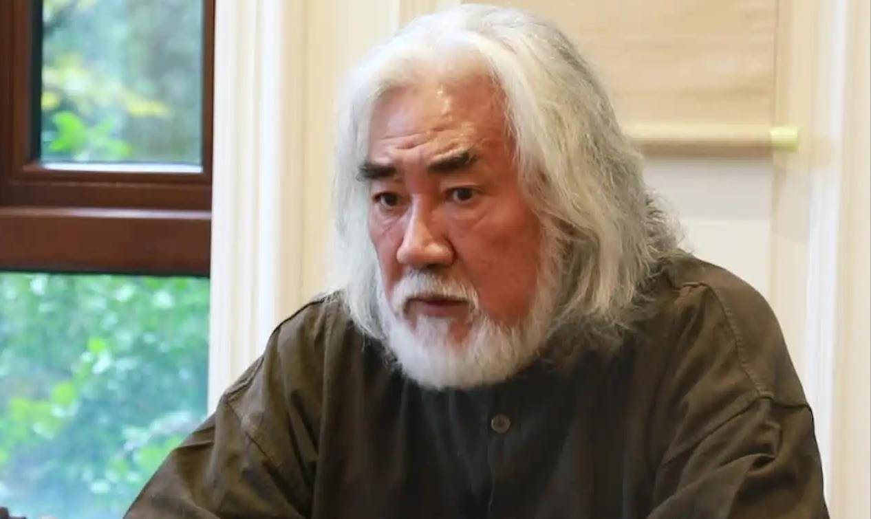 71岁张纪中首次承认,是妻子和