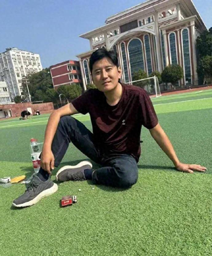 音乐人牛涛因抑郁症发作辞世 曾创作《悲伤逆流成河》