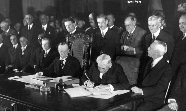 凡尔赛条约:德国的惨痛经历,影响虽大却并未真正摆脱战争威胁