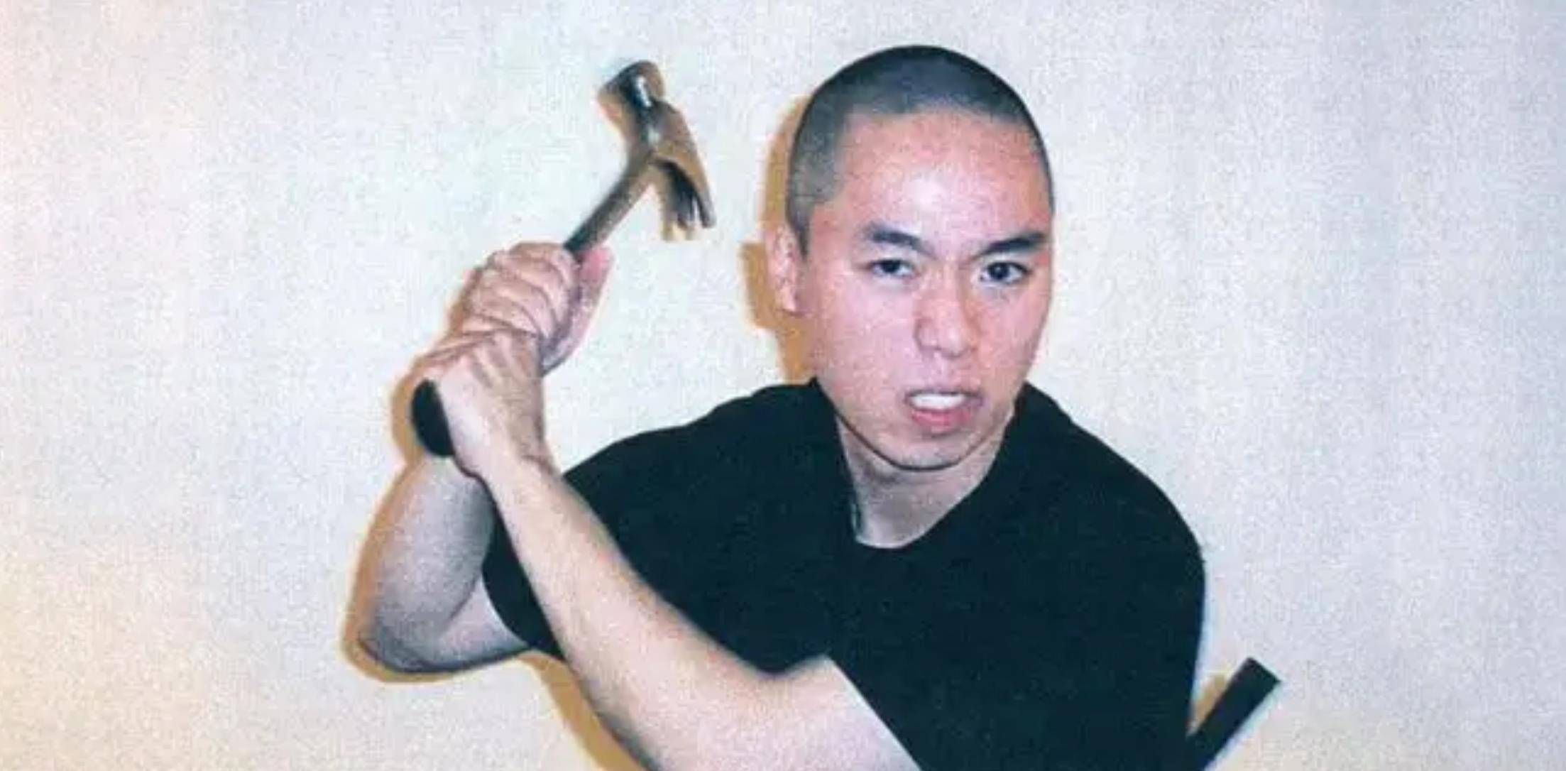 2007年韩国留学生血洗美国,两小时枪杀32人,留下27条