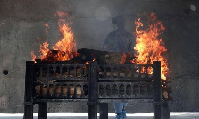 为何火葬场下午三点后就不能再进行火化尸体了呢?看完涨知识了